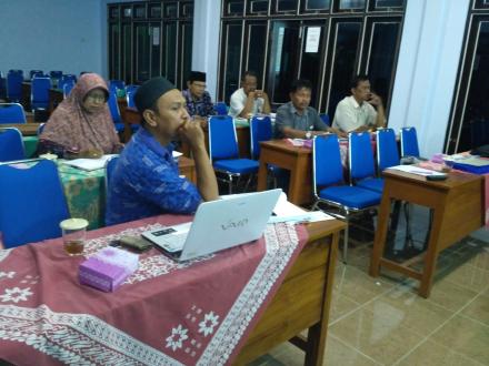 Rapat anggota BPD Desa Murtigading